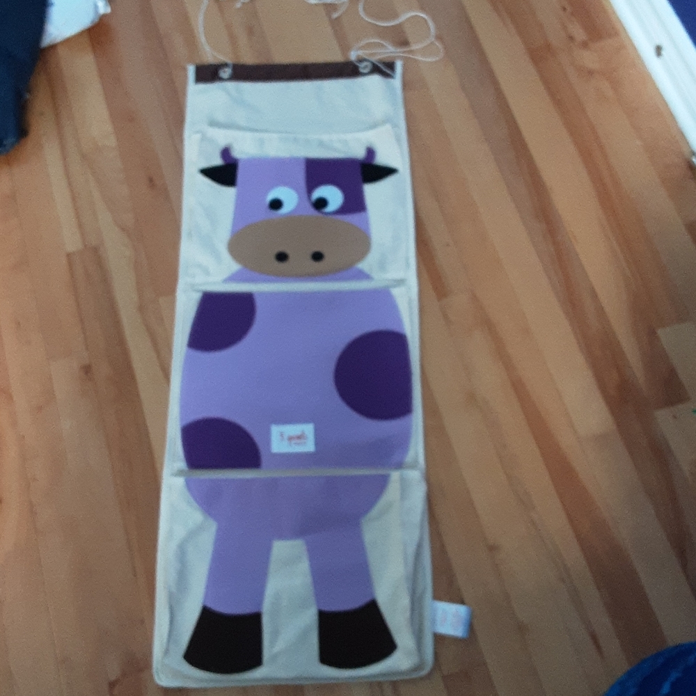 Cow kids door organizer